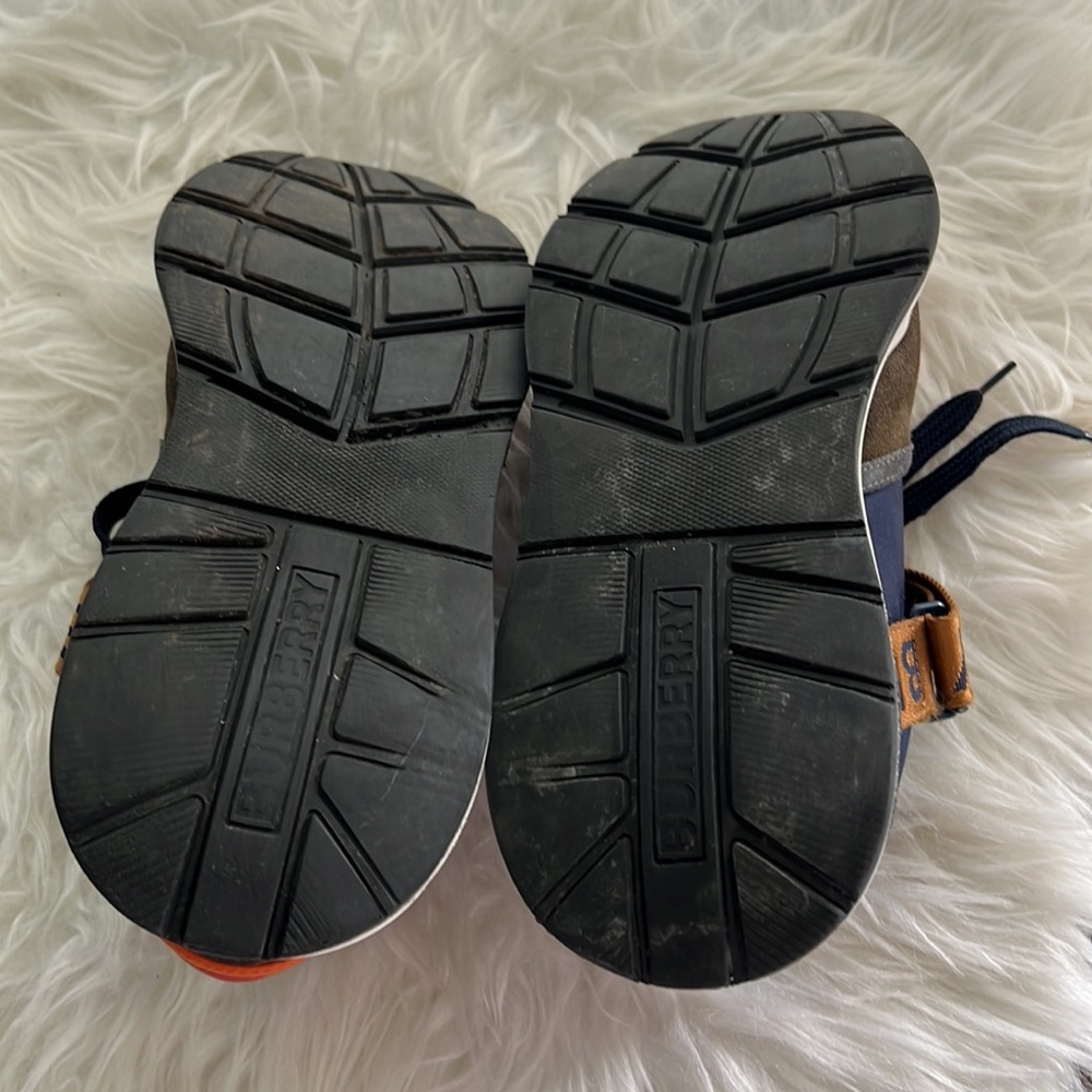 Burberry sneakers 37.5 Size 7.5 - Picture 9 of 9